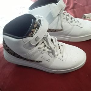 Size 8 High top Leperd Filas